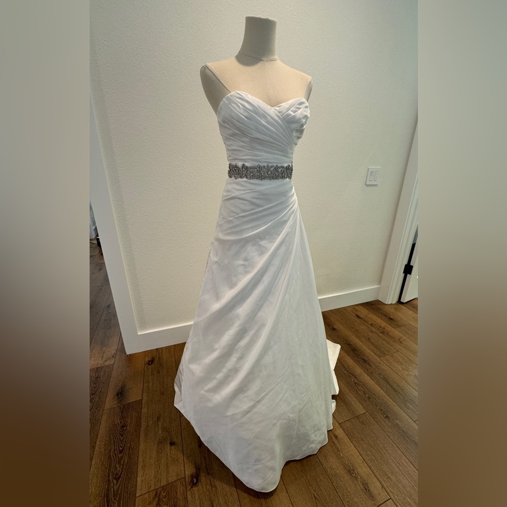David’s Bridal Wedding Dress. 4